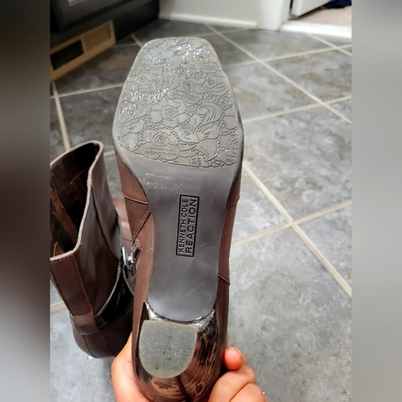 Kenneth Cole Reaction Brown Boots with Heels - Picture 4 of 6